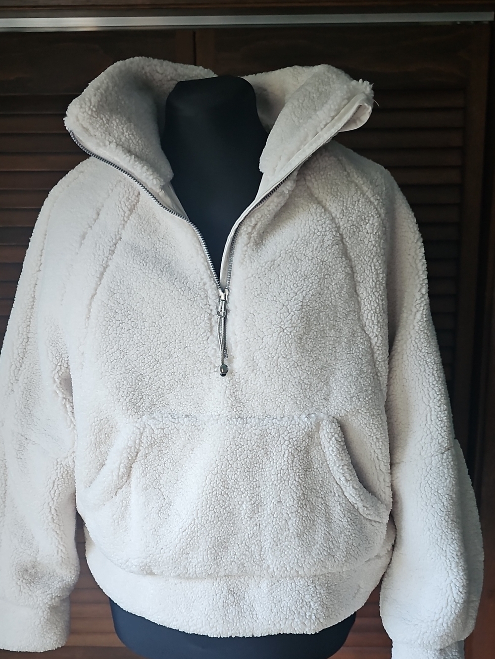 For the Republic Ivory Faux Fur Sherpa Cropped Half Zip Pullover Jacket Small